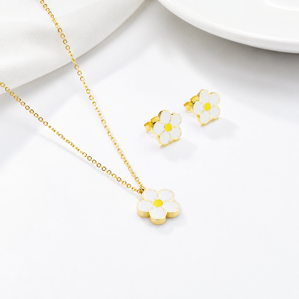 Daisy white gold jewellery set Kenya - necklace and earrings